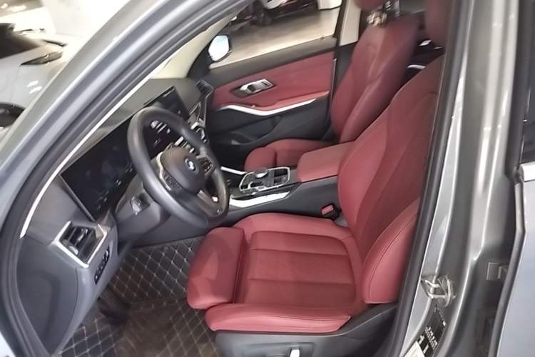 Used BMW i3 2022 eDrive 35 L Left Front Seat
