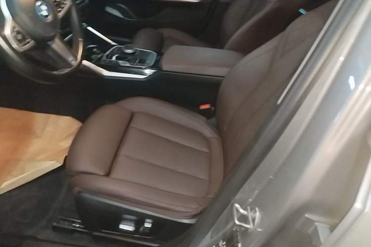 Used BMW i3 2022 eDrive 35 L Left Front Seat