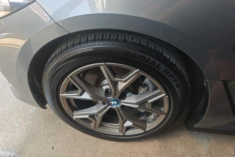 Used BMW i3 2022 eDrive 35 L Left Front Wheel Hub