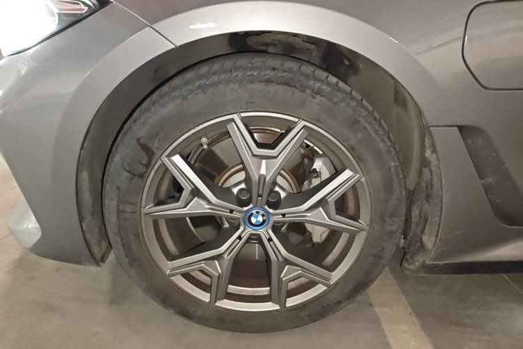 Used BMW i3 2022 eDrive 35 L Left Front Wheel Hub