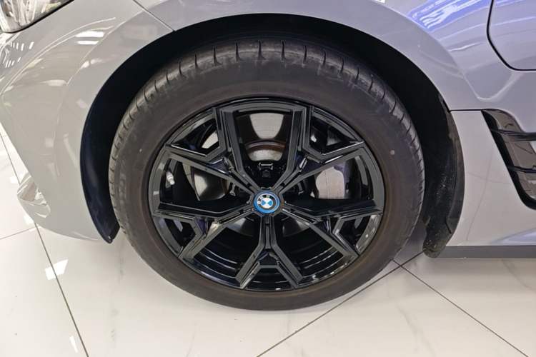 Used BMW i3 2022 eDrive 35 L Left Front Wheel Hub