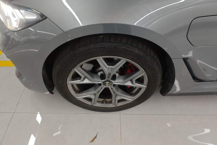 Used BMW i3 2022 eDrive 35 L Left Front Wheel Hub