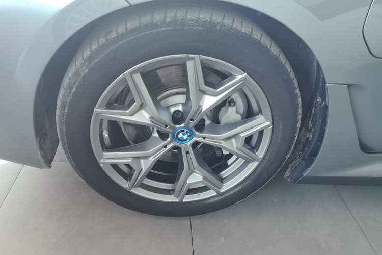 Used BMW i3 2022 eDrive 35 L Left Front Wheel Hub