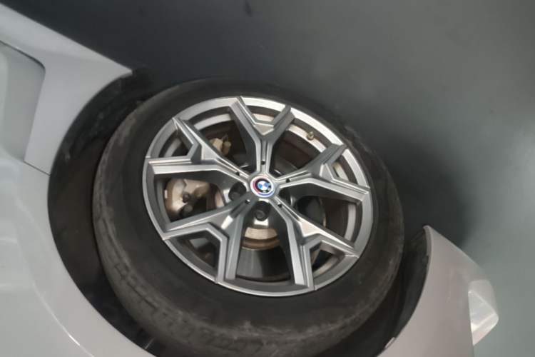 Used BMW i3 2022 eDrive 35 L Left Front Wheel Hub