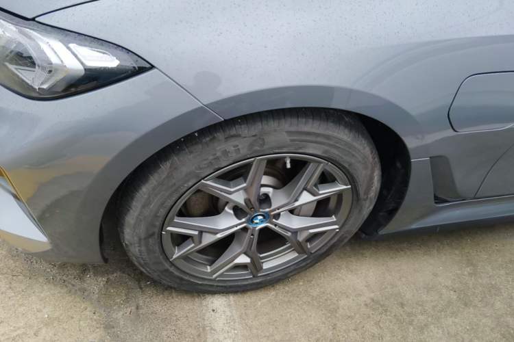 Used BMW i3 2022 eDrive 35 L Left Front Wheel Hub