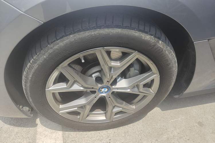 Used BMW i3 2022 eDrive 35 L Left Front Wheel Hub