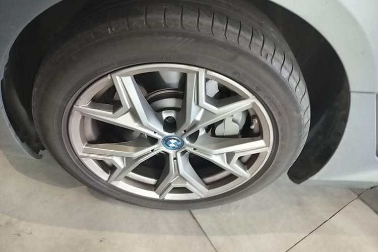 Used BMW i3 2022 eDrive 35 L Left Front Wheel Hub