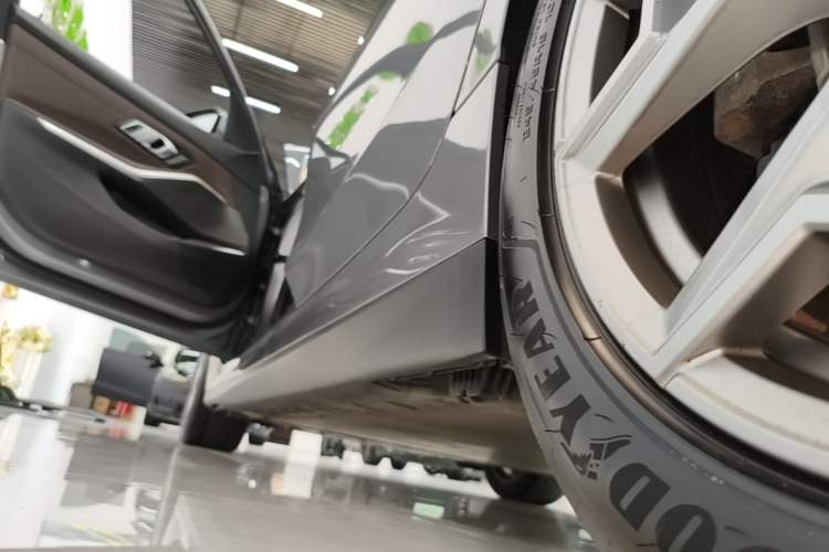 Used BMW i3 2022 eDrive 35 L Left Side Sill