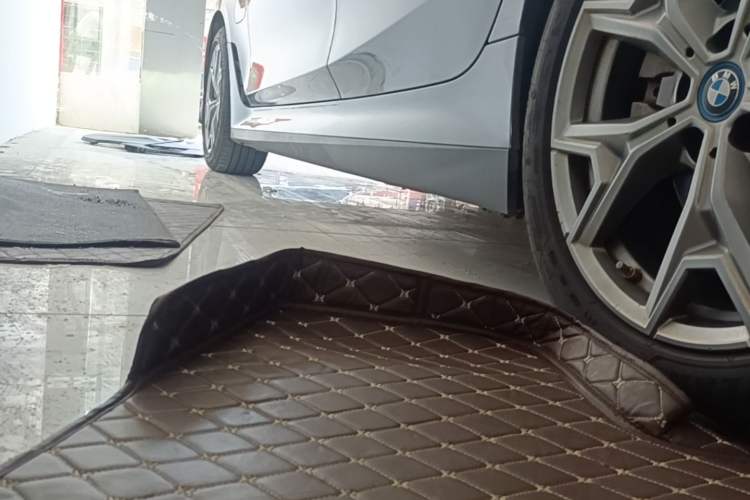 Used BMW i3 2022 eDrive 35 L Left Side Sill