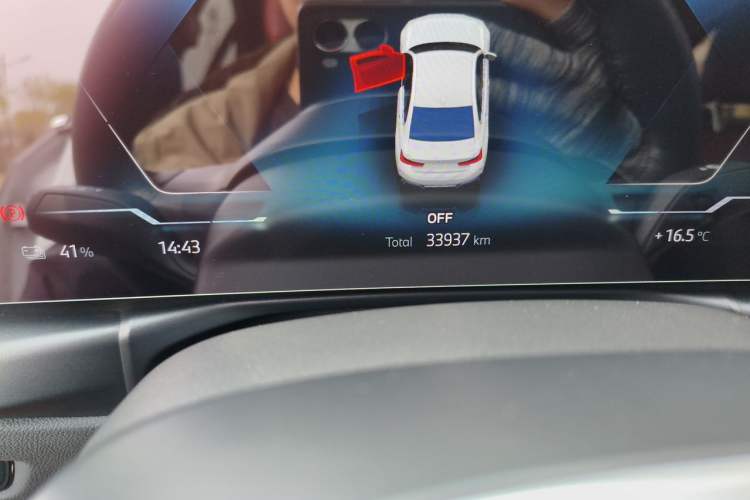 Used BMW i3 2022 eDrive 35 L Odometer Close Up