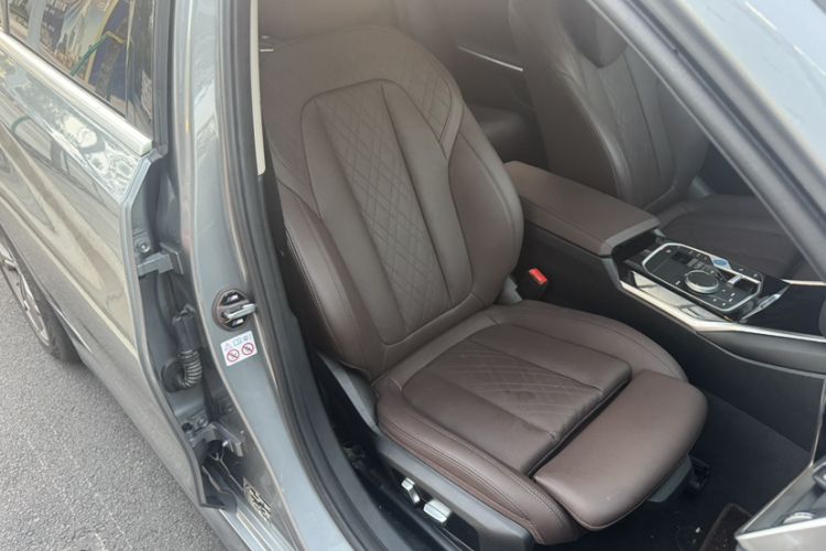 Used BMW i3 2022 eDrive 35 L Right Front Seat