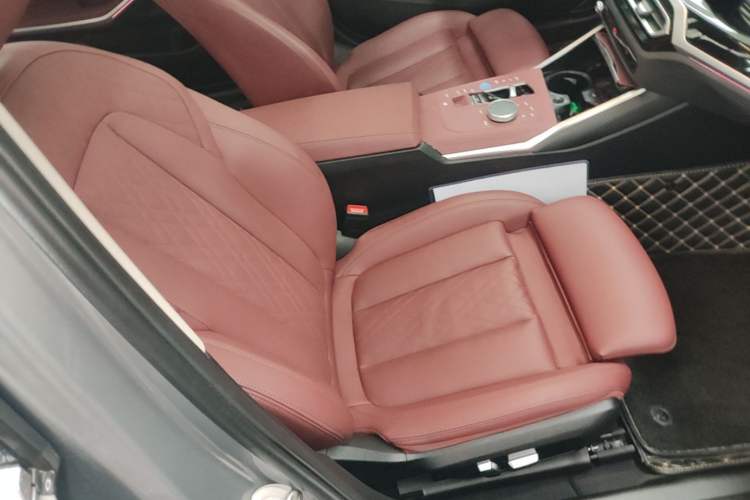 Used BMW i3 2022 eDrive 35 L Right Front Seat
