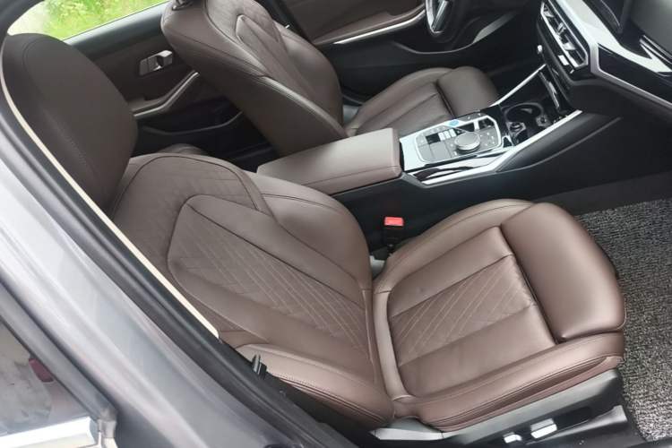Used BMW i3 2022 eDrive 35 L Right Front Seat
