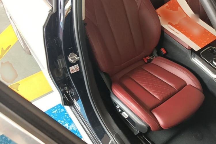 Used BMW i3 2022 eDrive 35 L Right Front Seat