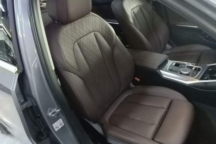 Used BMW i3 2022 eDrive 35 L Right Front Seat