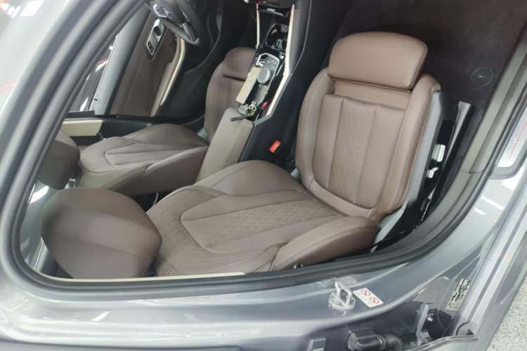 Used BMW i3 2022 eDrive 35 L Right Front Seat
