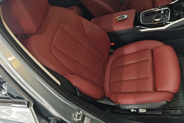 Used BMW i3 2022 eDrive 35 L Right Front Seat