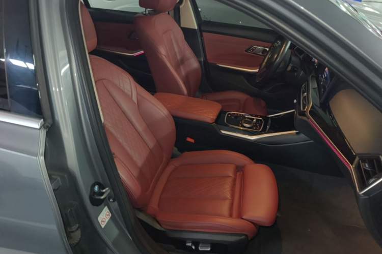 Used BMW i3 2022 eDrive 35 L Right Front Seat