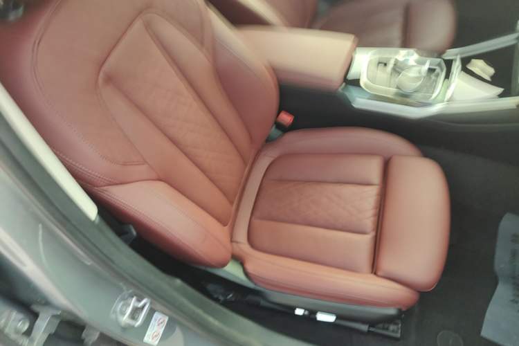 Used BMW i3 2022 eDrive 35 L Right Front Seat