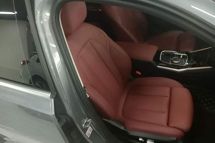 Used BMW i3 2022 eDrive 35 L Right Front Seat
