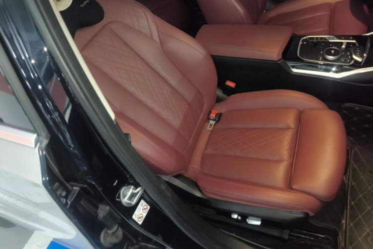 Used BMW i3 2022 eDrive 35 L Right Front Seat