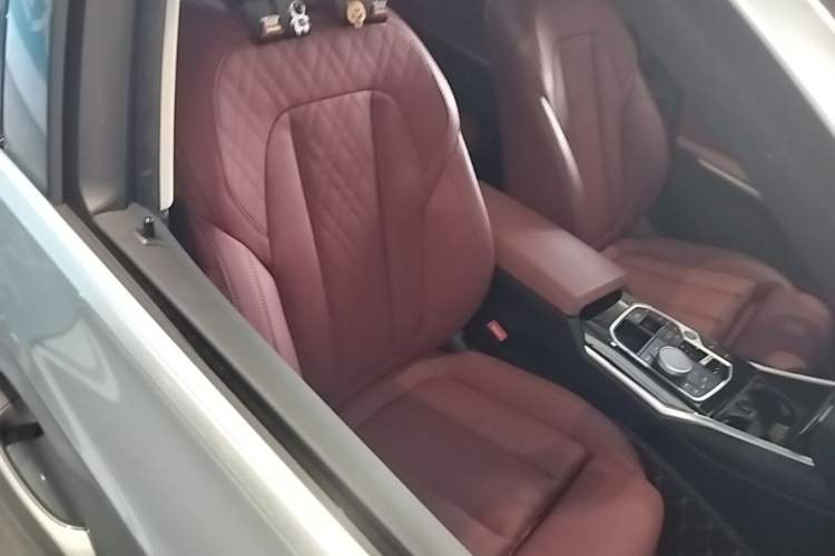 Used BMW i3 2022 eDrive 35 L Right Front Seat