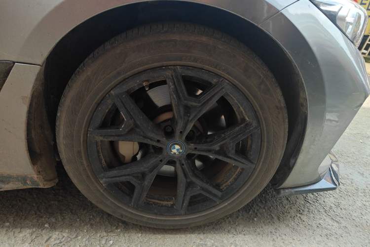 Used BMW i3 2022 eDrive 35 L Right Front Wheel Hub