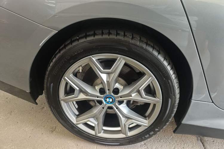 Used BMW i3 2022 eDrive 35 L Right Rear Wheel Hub