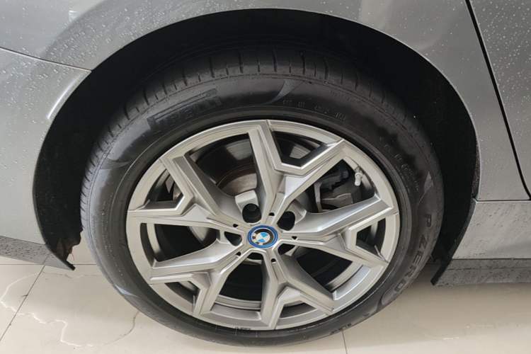 Used BMW i3 2022 eDrive 35 L Right Rear Wheel Hub