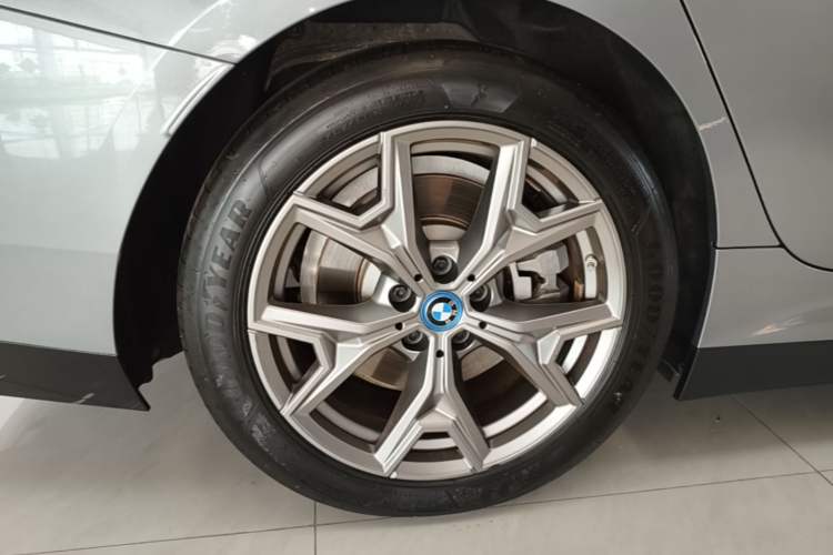 Used BMW i3 2022 eDrive 35 L Right Rear Wheel Hub