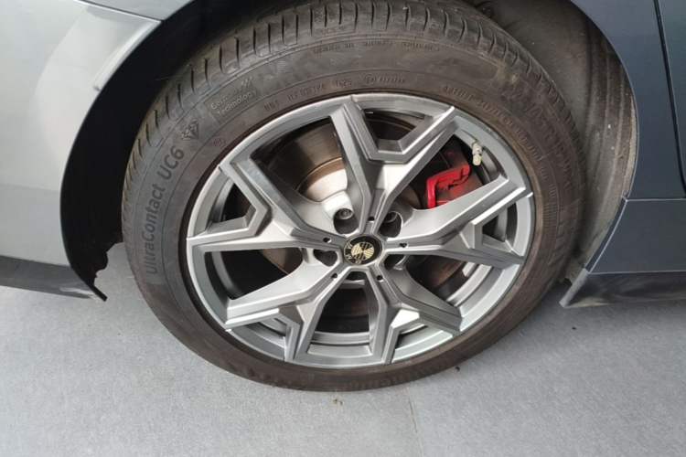 Used BMW i3 2022 eDrive 35 L Right Rear Wheel Hub