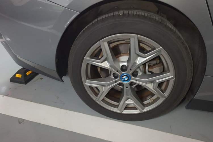 Used BMW i3 2022 eDrive 35 L Right Rear Wheel Hub