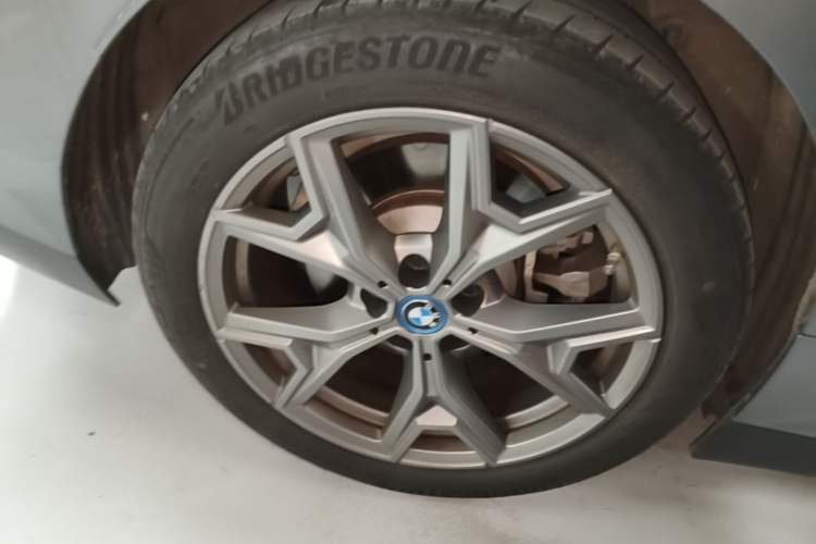 Used BMW i3 2022 eDrive 35 L Right Rear Wheel Hub