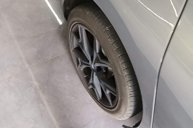 Used BMW i3 2022 eDrive 35 L Right Rear Wheel Hub