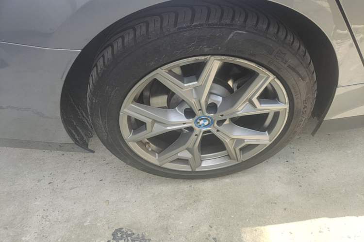 Used BMW i3 2022 eDrive 35 L Right Rear Wheel Hub