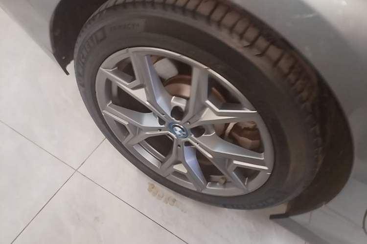 Used BMW i3 2022 eDrive 35 L Right Rear Wheel Hub