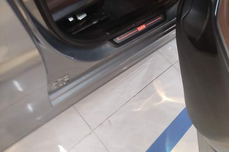 Used BMW i3 2022 eDrive 35 L Right Side Sill