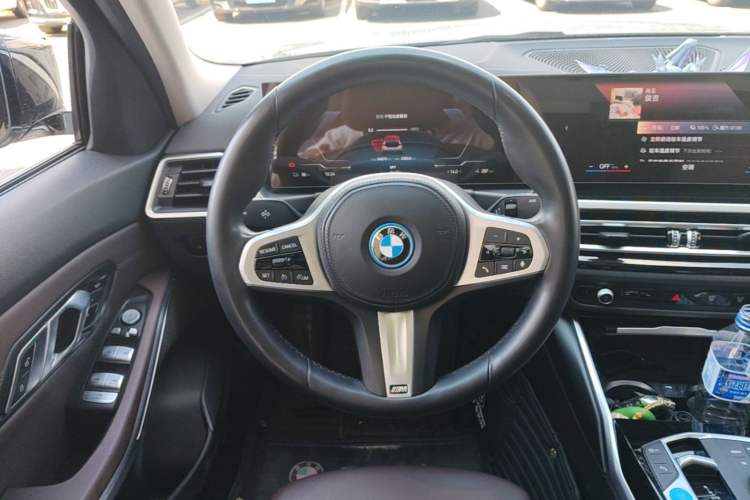 Used BMW i3 2022 eDrive 35 L Steering Wheel