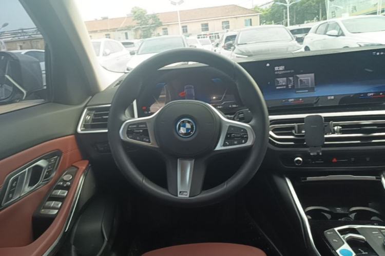 Used BMW i3 2022 eDrive 35 L Steering Wheel