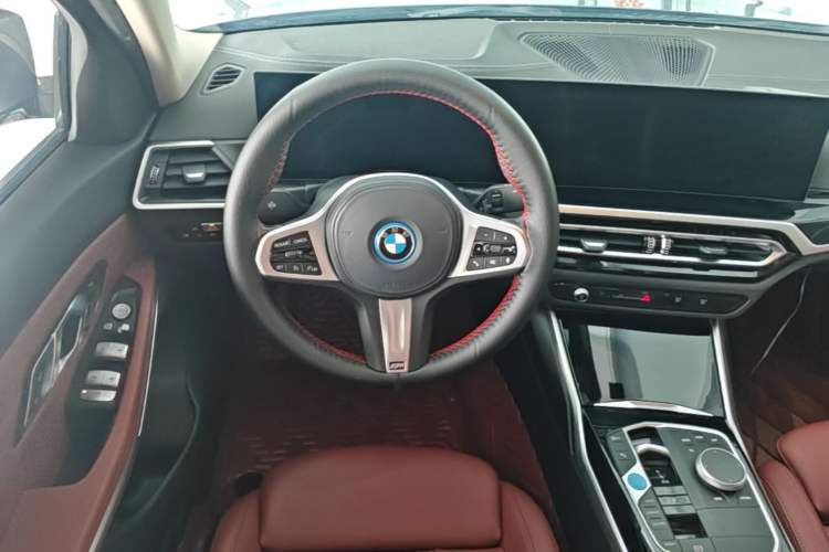 Used BMW i3 2022 eDrive 35 L Steering Wheel