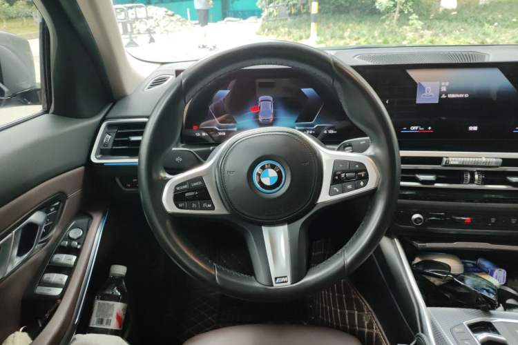 Used BMW i3 2022 eDrive 35 L Steering Wheel