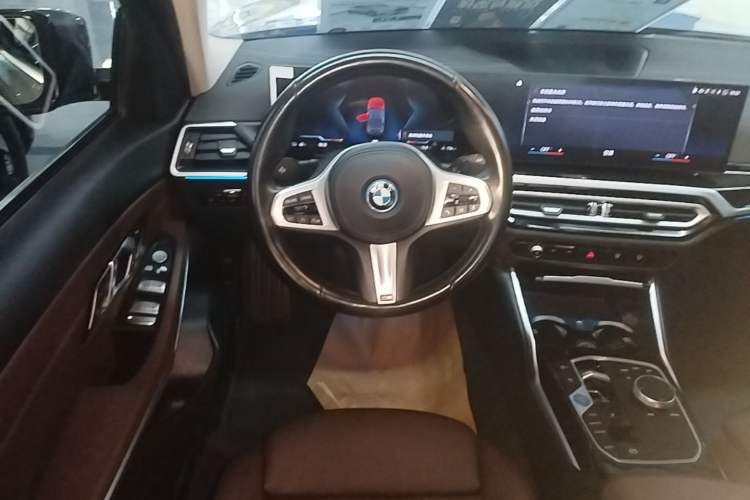 Used BMW i3 2022 eDrive 35 L Steering Wheel