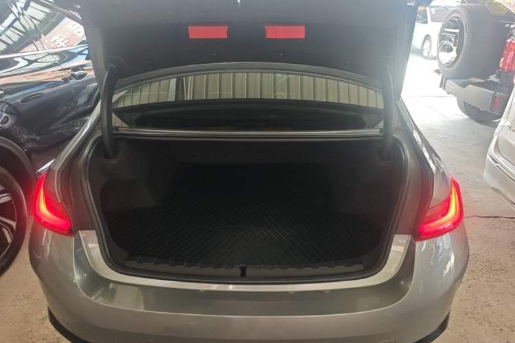 Used BMW i3 2022 eDrive 35 L Trunk