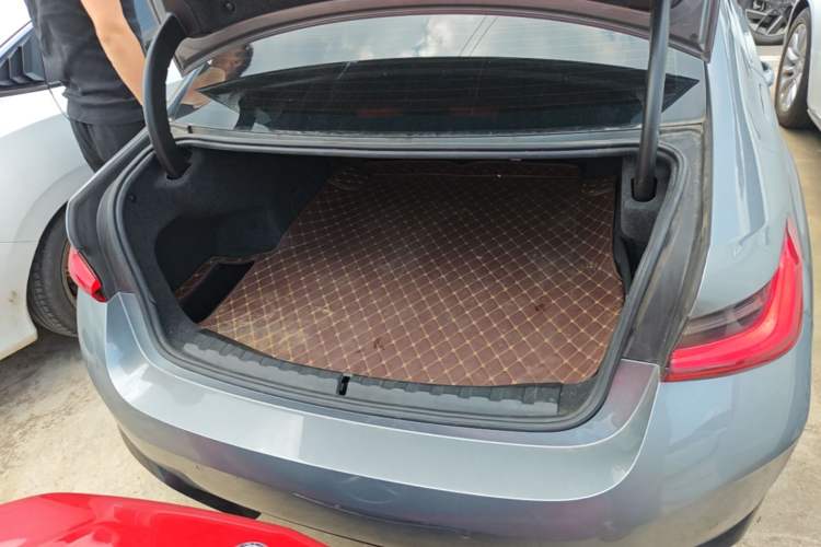 Used BMW i3 2022 eDrive 35 L Trunk