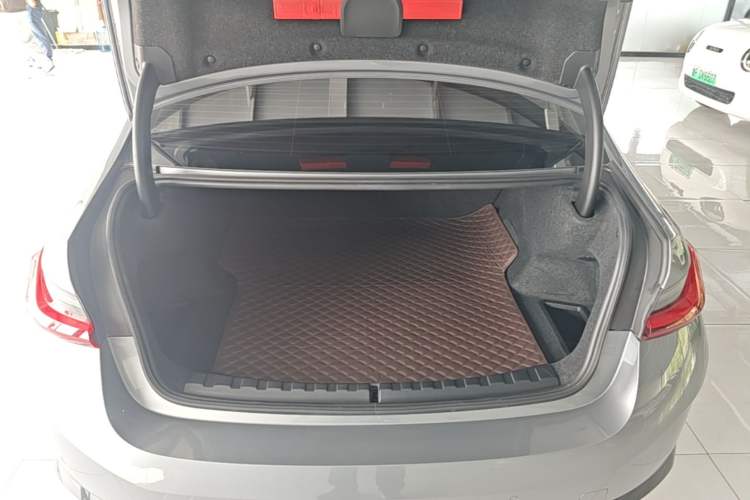 Used BMW i3 2022 eDrive 35 L Trunk