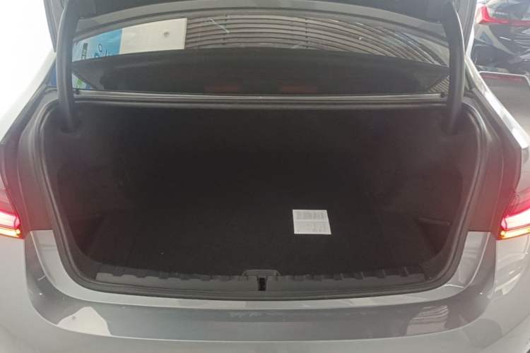 Used BMW i3 2022 eDrive 35 L Trunk