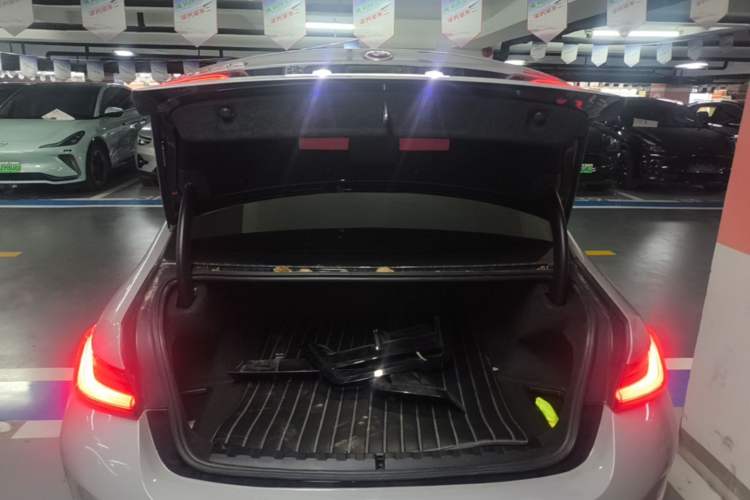 Used BMW i3 2022 eDrive 35 L Trunk
