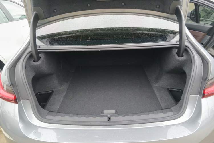 Used BMW i3 2022 eDrive 35 L Trunk