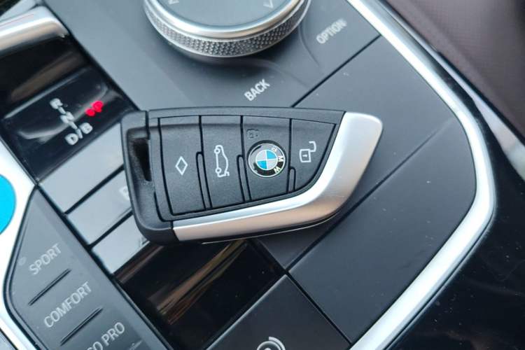 Used BMW i3 2022 eDrive 35 L Vehicle Key