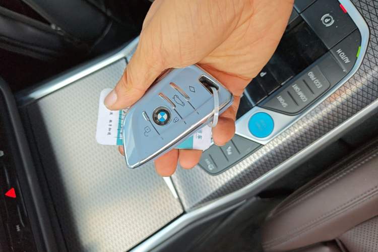 Used BMW i3 2022 eDrive 35 L Vehicle Key